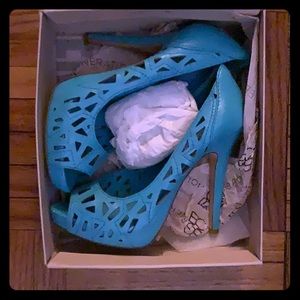 BCBG platform Cali Blue heels